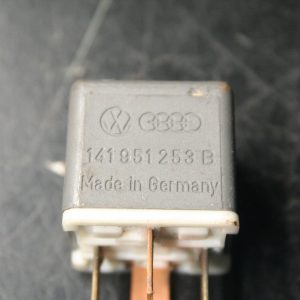 VW / Audi Relay #53 141 951 253B 12V