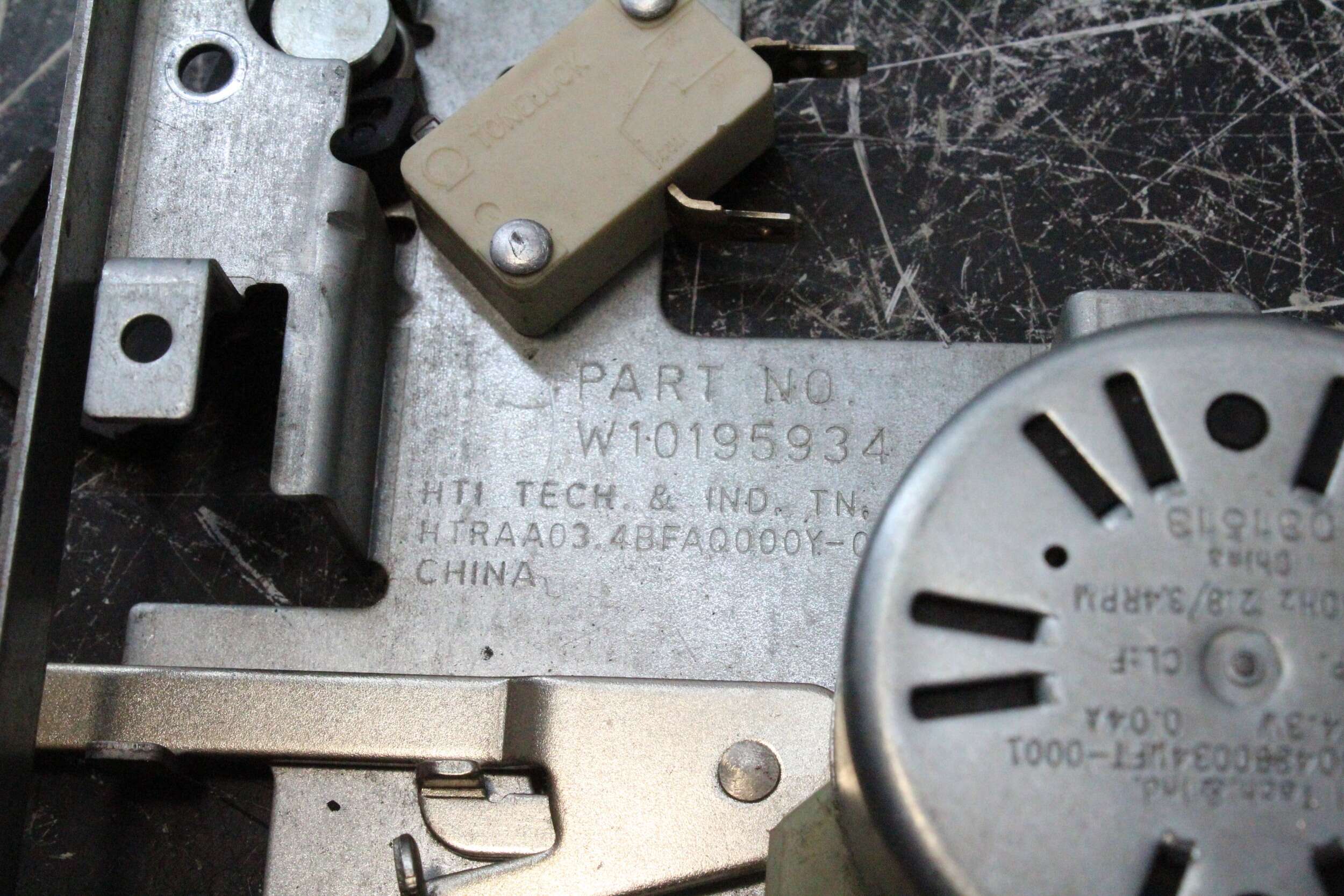 Whirlpool Oven / Range Door Latch W10195934