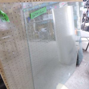 Verre de forme carre  48″ x 36″ x 5mm/ square shaped glass