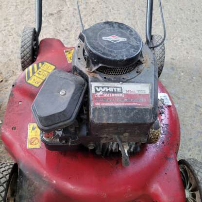 Tondeuse à réparer / Mower for parts or reparation  - Poulan XT 148cc – Image 4