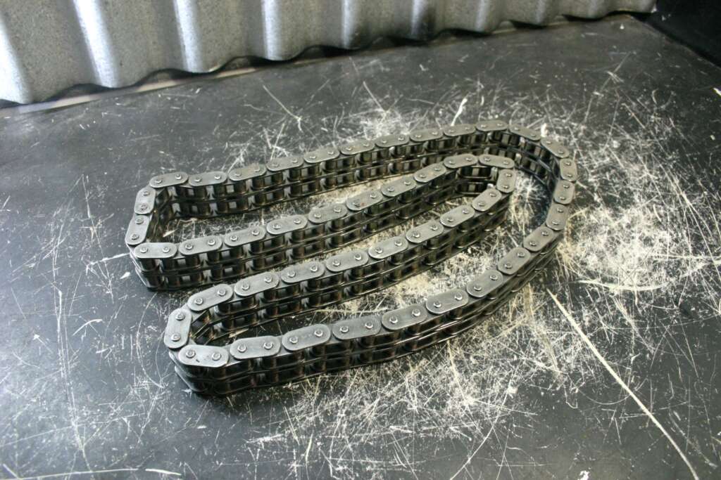 Chaîne double en acier 44'' de long x 1-1/8'' de large (Regina) pour projet DIY / Steampunk / Industriel