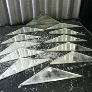 12 miroirs en formes de triangle 8-1/2'' x 2-3/4''