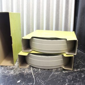 Deux tourne-disques pour diapositives vintage