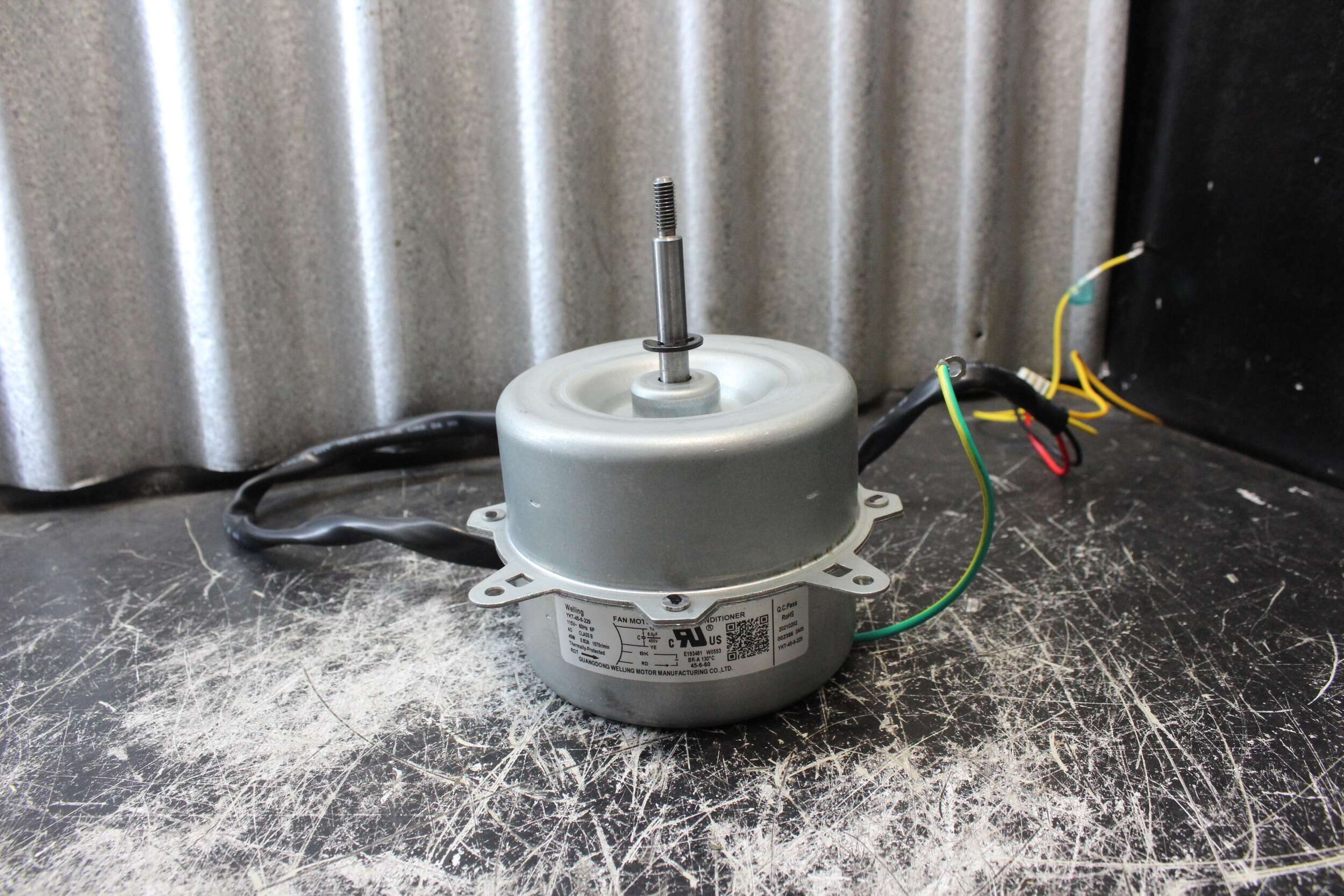 DeLonghi Air Conditioner Model PAC EM3606AL WH Fan Motor YKT456