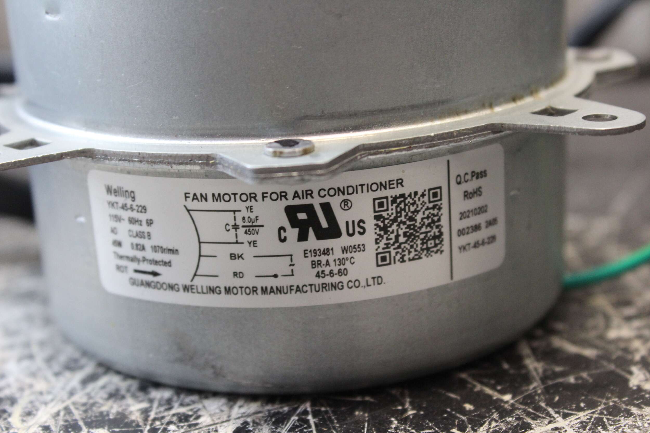 DeLonghi Air Conditioner Model PAC EM3606AL WH Fan Motor YKT456