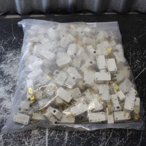 200 PCS Crouzet Micro LImit Switch U83161.2