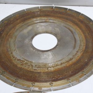 Lames de scie a diamant pour ceramique rouillées usé pour projet upcycling