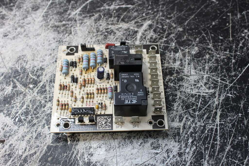Goodman Air Conditioner Defrost Control Board PCBDM133