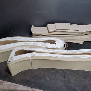 Plinthe murale traditionnelle en vinyle #49 Beige 4" x 90' X 1/8"+retailles