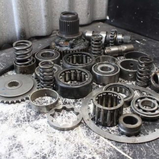 Lot de bearings, springs, tiges et engrenages / gears en métal (environ 9lbs) - Matériel recyclé pour art et upcycling