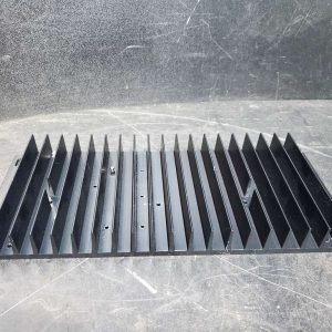 Dissipateur de chaleur / heat sink en aluminium 13'' x 6''.