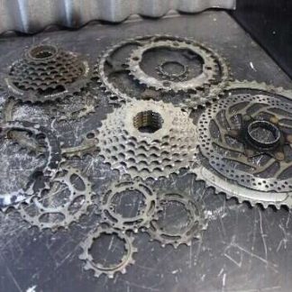Environ 5 lbs d'engrenage de vélo en acier et aluminium pour projet DIY - Steampunk - Industriel  - Matériel recyclé pour art et upcycling