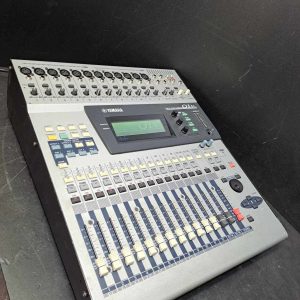 Yamaha Digital Mixing Console 01V