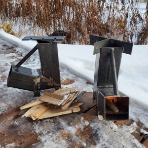 Rocket stove / Poêle de camping style industriel 12" x 4" x 15"