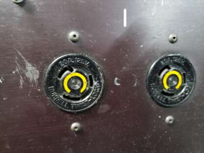 Barre d'alimentation électrique Socapex ­­- 12 sorties twistlock (sans clamp) - Image 3