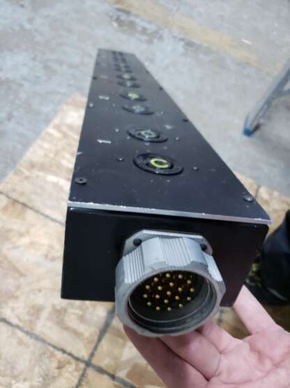 Barre d'alimentation électrique Socapex ­­- 12 sorties twistlock (sans clamp) - Image 2