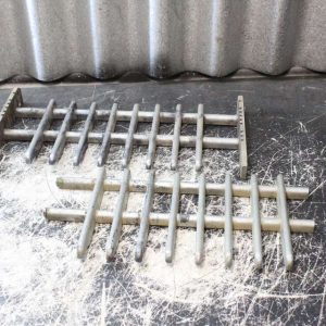 2 ''grilles'' en aluminium
