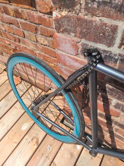 Vélo "Fixie" cadre en acier - Image 6