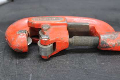 Vintage Armstrong Single Wheel Pipe Cutter No. 76-003 1/8­" to 2" – Image 6