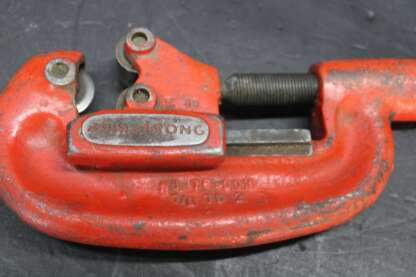 Vintage Armstrong Single Wheel Pipe Cutter No. 76-003 1/8­" to 2" – Image 5
