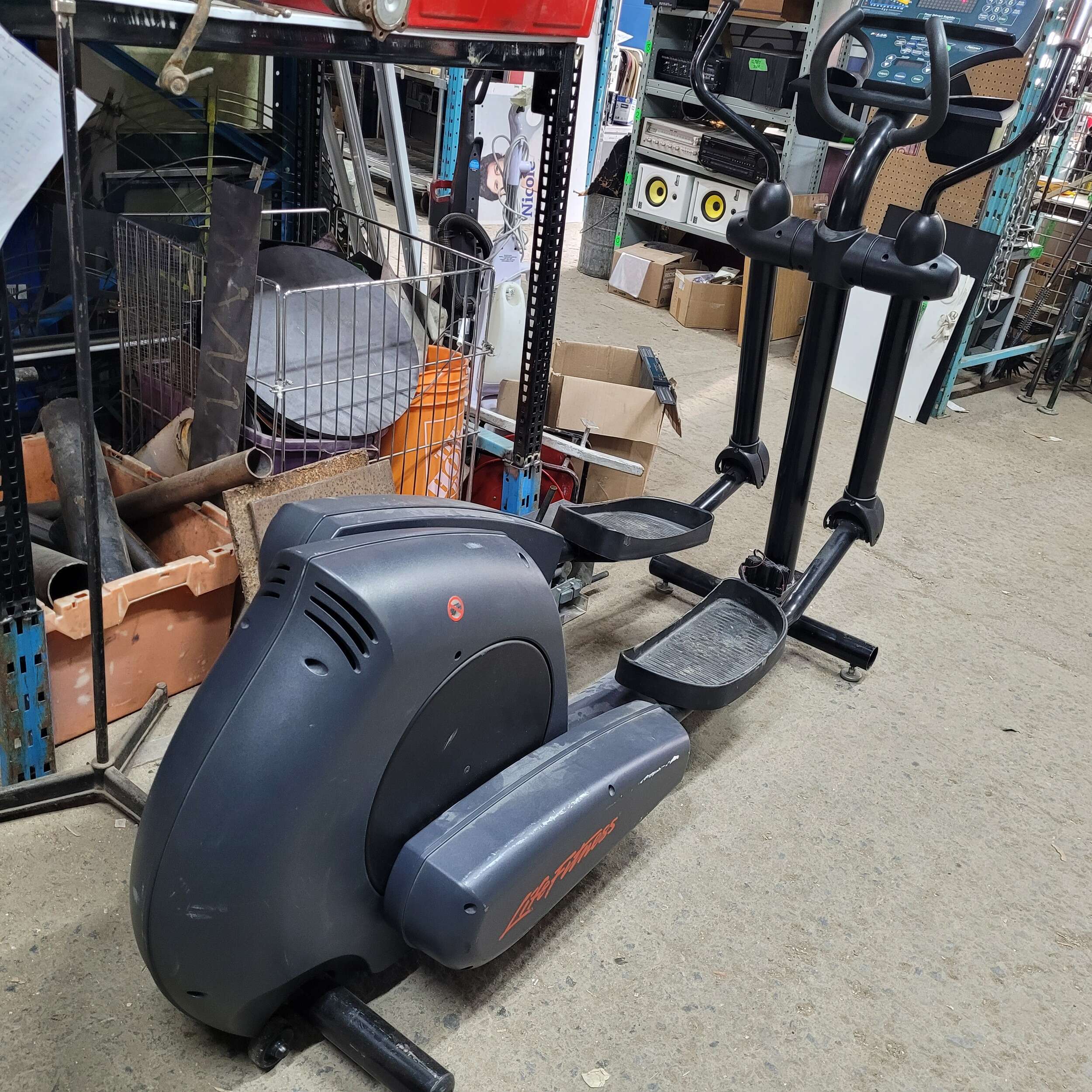 Life Fitness x9i Elliptical Gym Equipment / Vélo de gym