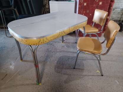 Table de cuisine vintage en formica 1950
