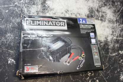 Chargeur de batterie intelligent 2A pour batteries de 12V - Motomaster