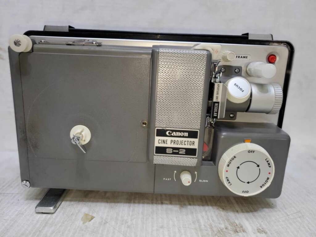 Projecteur de cinéma Canon 8 mm vintage S-2