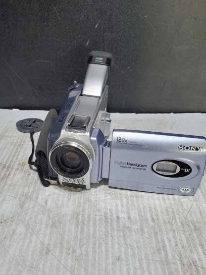 Sony DCR-TRV38 Digital Handycam - mini Dv (no battery charger)