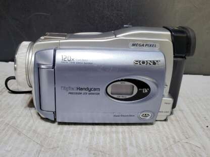 Sony DCR-TRV38 Digital Handycam - mini Dv (no battery charger) - Image 4