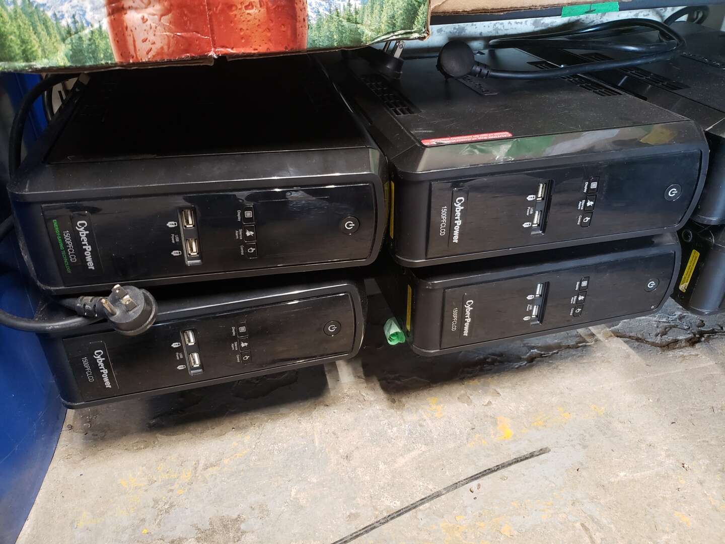 Alimentation sans interruption - onduleur - piles de secours (UPS)