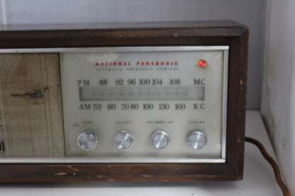 Vintage 1960s Wooden Panasonic AM/FM Tube Shelf Radio RE-784 - Working! - Image 2
