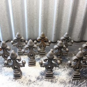 10 x Vintage Cast Iron Fence Acorn Oak Point Spears