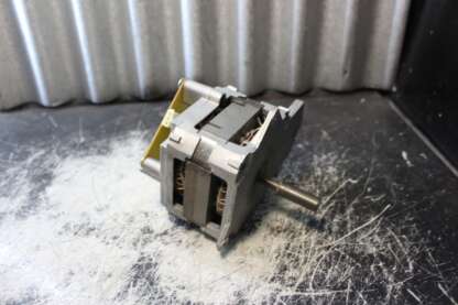 GE Dryer Motor 2121088P004 / WE17M45