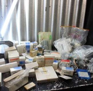 Lot de pièces / parts pour réparation électronique, video, audio, vhs...