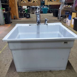 Lavabo en plastique 24" x 22" x 15" en plastique avec pattes