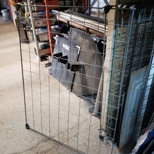 Grille - grillage en métal 55" x 40" - trou de 4"
