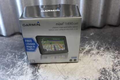 Brand New Garmin Nuvi 1490 LMT GPS Navigator System with car kit - Image 11