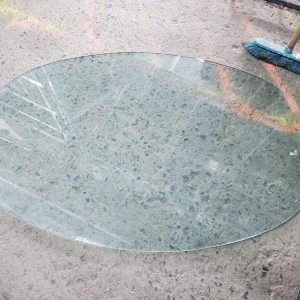 Verre trempé en forme d'ovale 47" x 29-1/2" x 3/16"