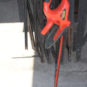 20V MAX* 22 in. Hedge Trimmer  Pas de Batterie