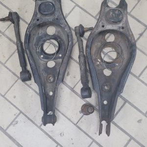 Lot de 2 Control Arm pour Toyota RAV4 3e gen (2006-2012) *manque 1 bushing*