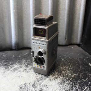 Vintage Bell & Howell Movie Camera Model 319 (pas testé)