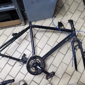 Cadre de vélo aluminium 21", câblage intérieur