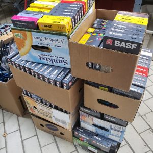 230x cassettes VHS de films enregistrés avec publicités - ultra organisé, ultra propre