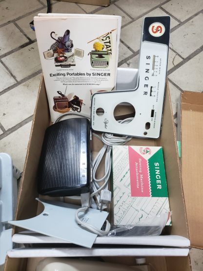 2x machine à coudre SINGER (534 et 478) non-testé pour pièces ou réparation - Image 6