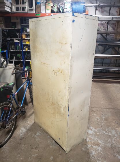 Grande armoire en métal, 2 portes, 6 pieds x 36" x 18" - Image 3