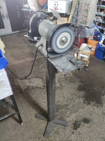 Meuleuse d'établi - bench grinder 6" KING Canada + base-trépied en métal – Image 2