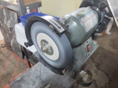 Meuleuse d'établi - bench grinder 6" KING Canada + base-trépied en métal – Image 4