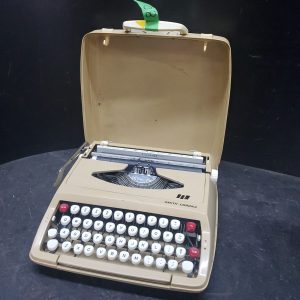 SMITH-CORONA Corsair Typewriter (NOT TESTED)