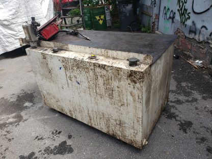 Réservoir d'huile 1000l + grand établi en métal + pompe pneumatique et dévidoir (garage) - Image 3